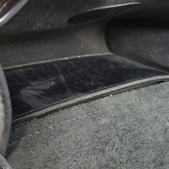 3/$30 bundle and save! Leather Micheal Green Bag - Picture 7 of 8